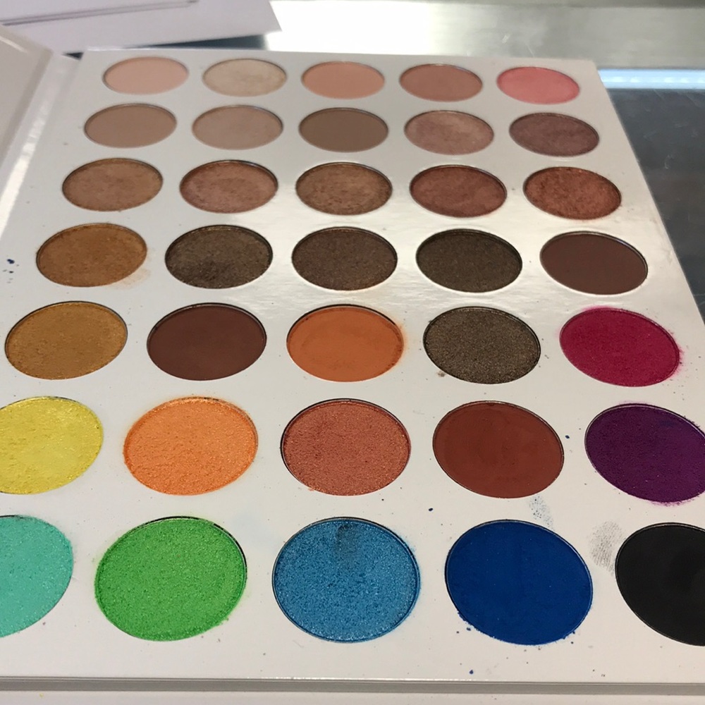 Eyeshadow palette 🎨